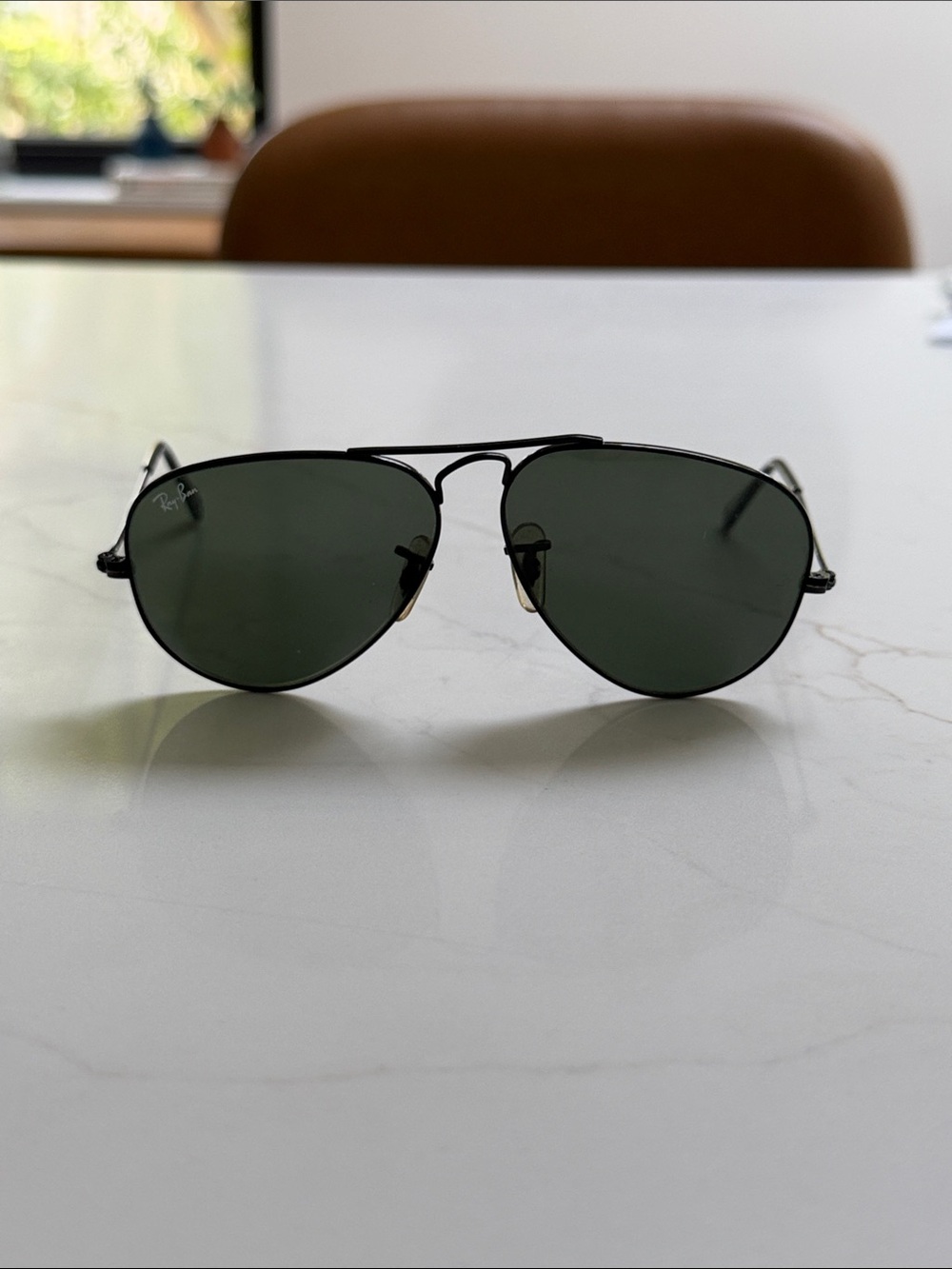 Ray-Ban Aviator Sunglasses in Black - Picture 3 of 4